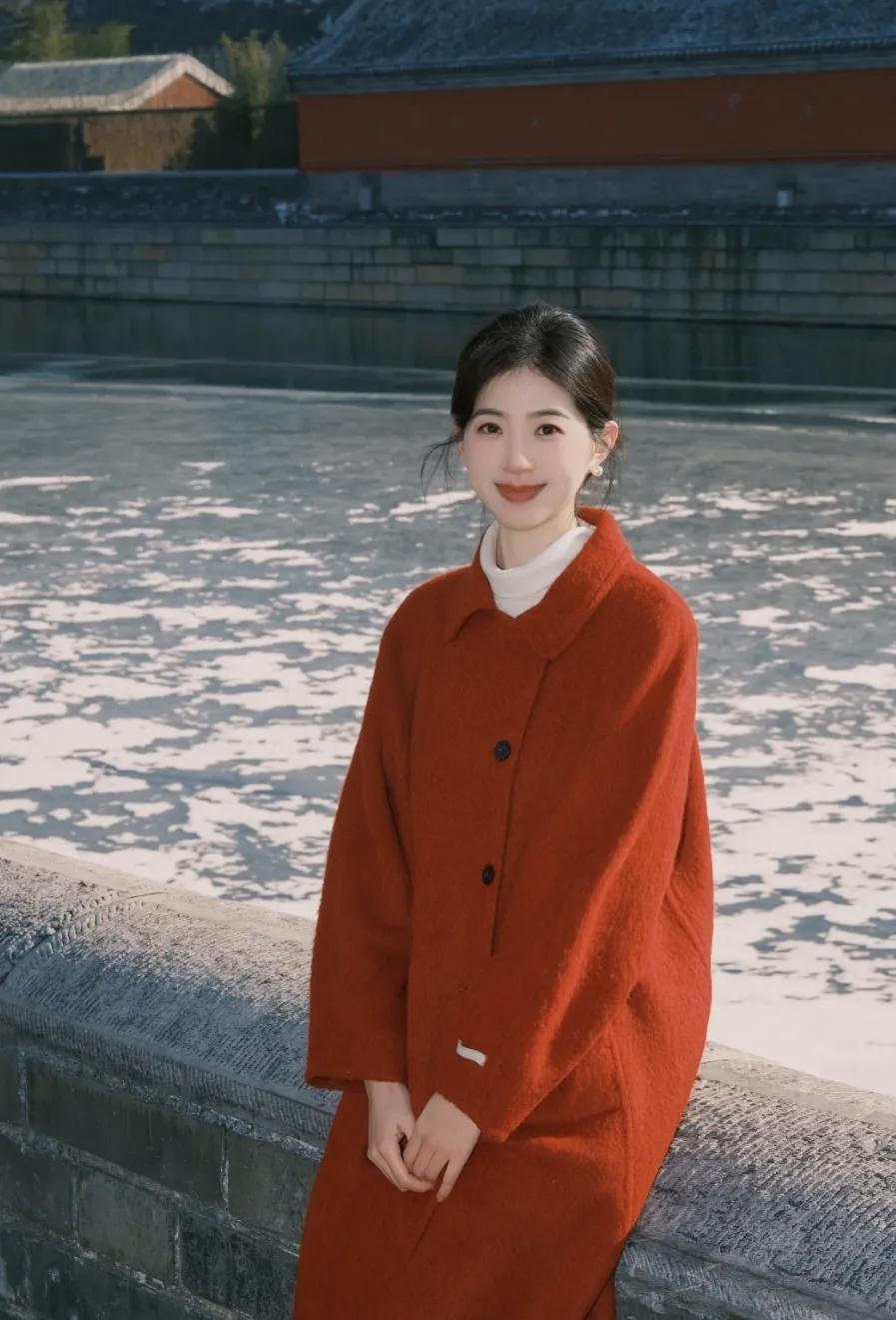 红红火火过大年，在皇家宝坻留下倩影你觉得怎么样穿搭才更有气质呢？ 休闲套装穿搭穿