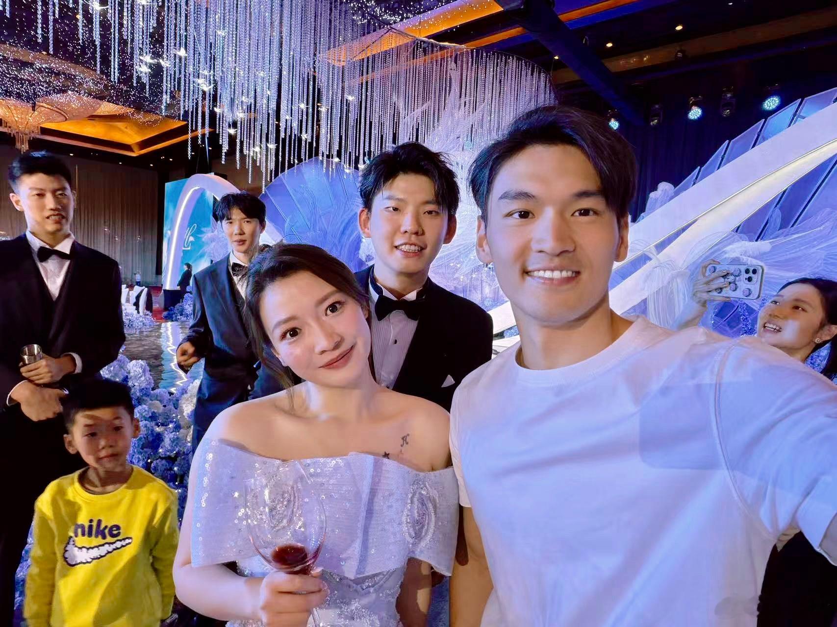 祝刘雨辰 黄雅琼 新婚快乐～有幸现场见证这一美好时刻，也希望能够继续为羽毛球事业