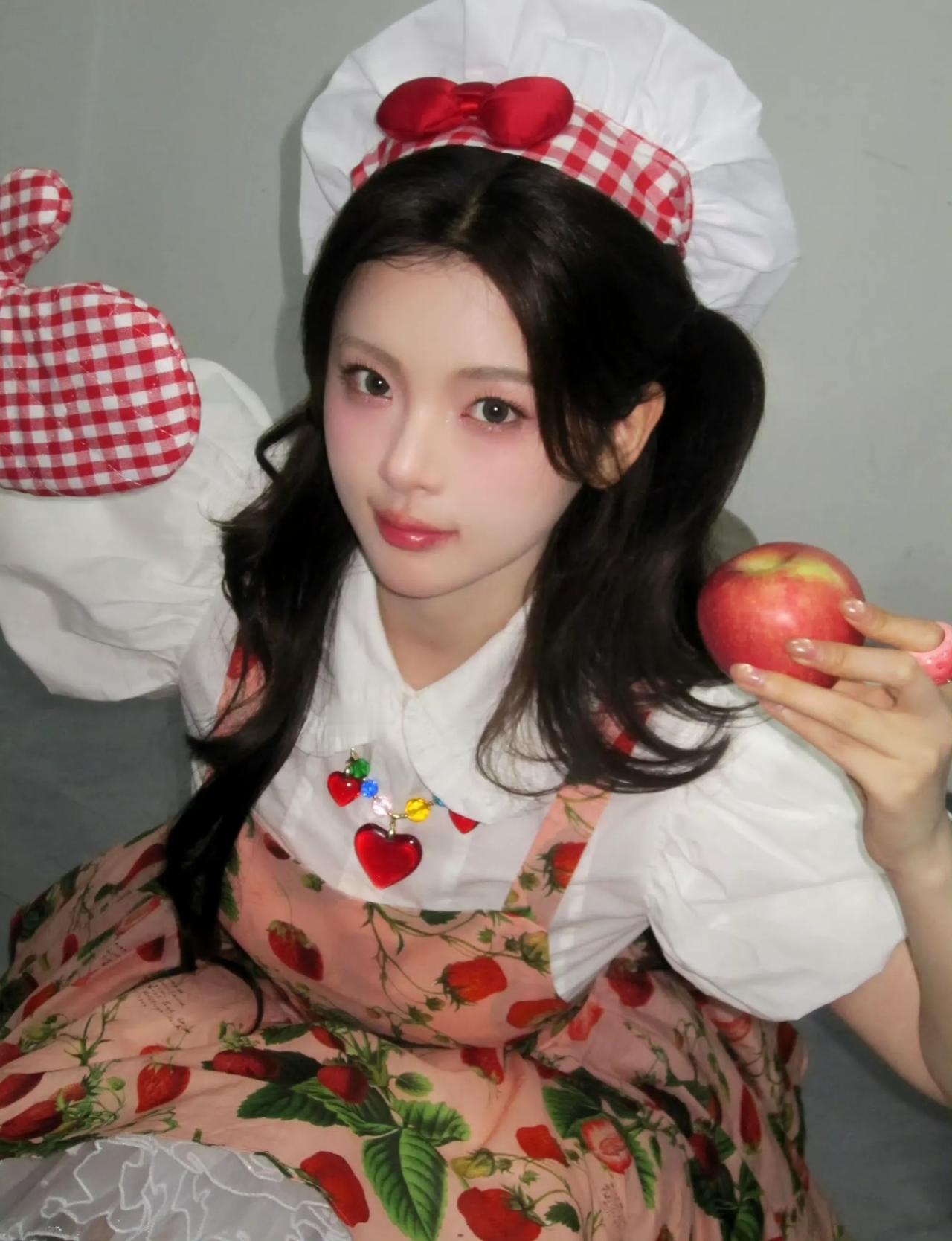 好 甜 美 的 小 厨 娘 [心]
杨超越 娱乐