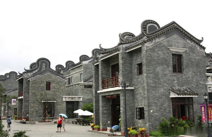 【岭南印象园】岭南印象园位于广州大学城（小谷围岛）南部，原练溪村的区域内，总占地