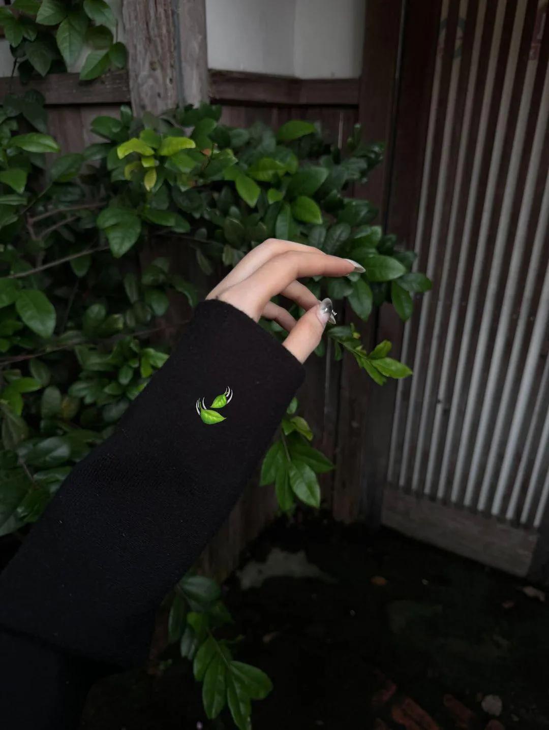 如仙子般高雅出尘
#分享唯美美照# #秋天的美女佳人# #美图美幻# #分享绝美