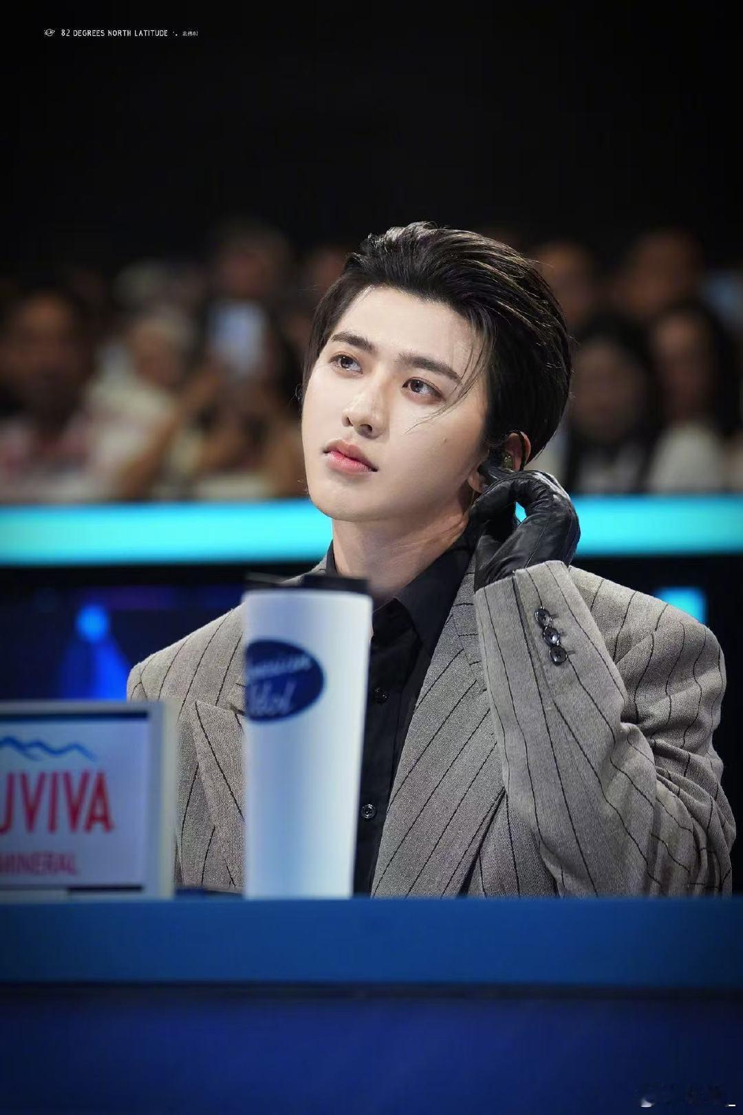 蔡徐坤PD纯元的杀伤力 隔着屏幕追完印尼舞台，观众尖叫声与舞台张力同频共振，蔡P