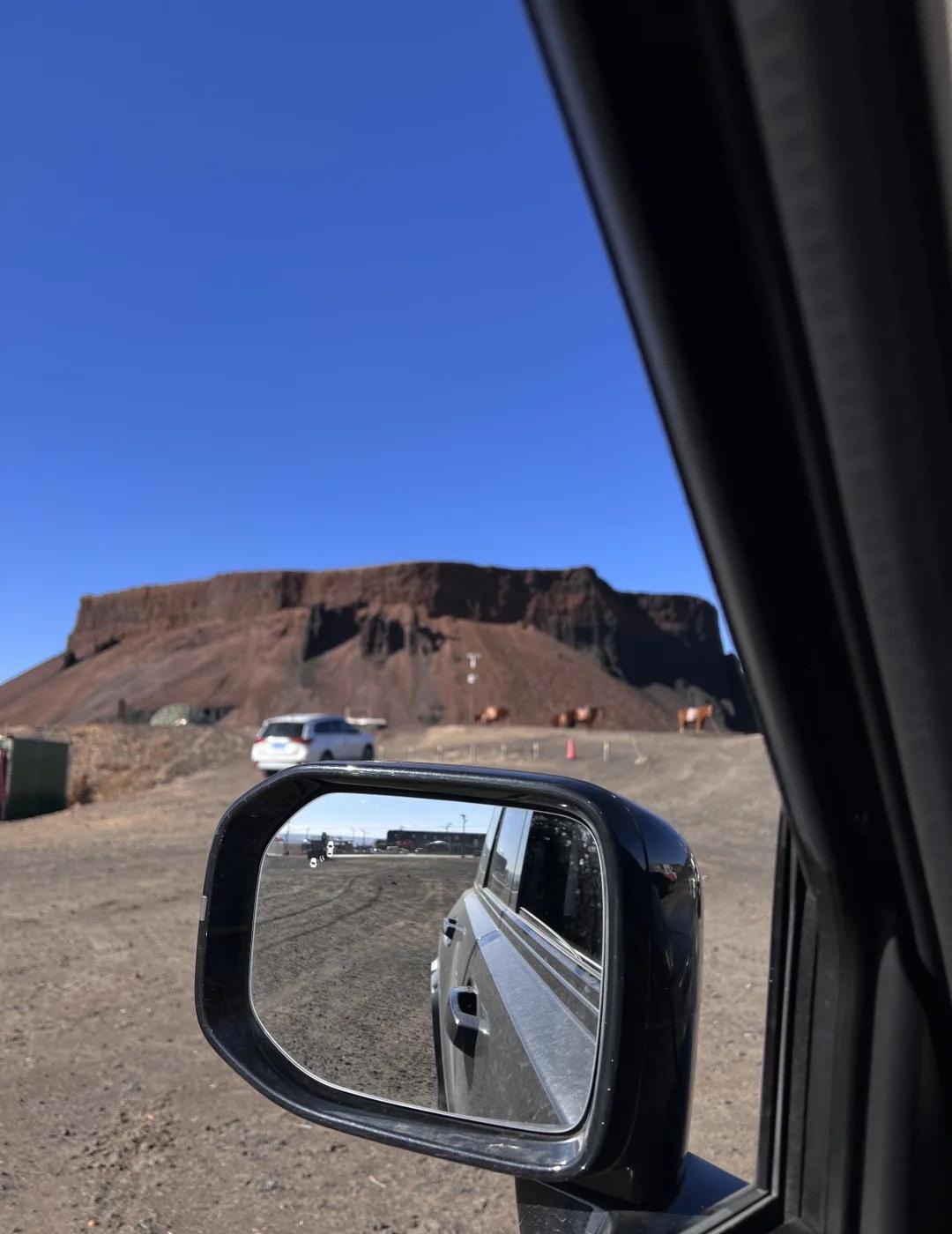 快来 今天看火山🌋
脚踩油门一顿开，去了车都没下，打卡回家[伤心]火山 呼和浩