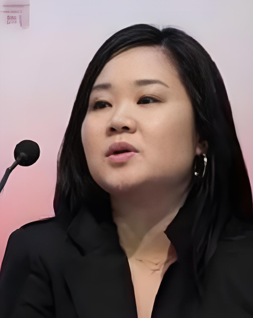 联合早报长期抹黑中国，以前大家骂它两句也就过去了，最近有人直接把目标对准了总编辑