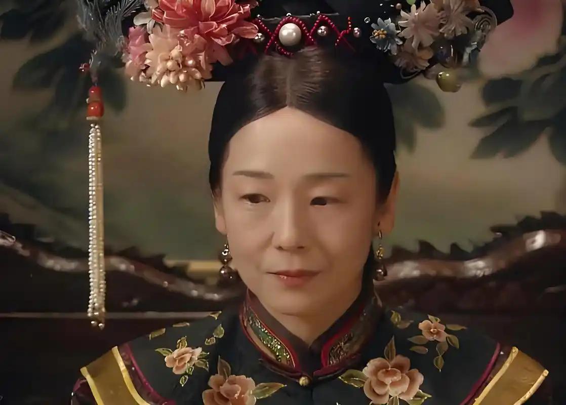 1908年11月14日，38岁的光绪皇帝捂着肚子，面色发黑，疼得在床上翻滚，大喊