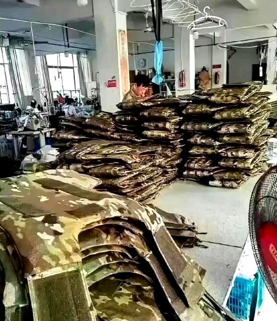 最近不少国内防弹衣厂都在加班加点生产，国外订单一个接一个，根本停不下来，为啥全球
