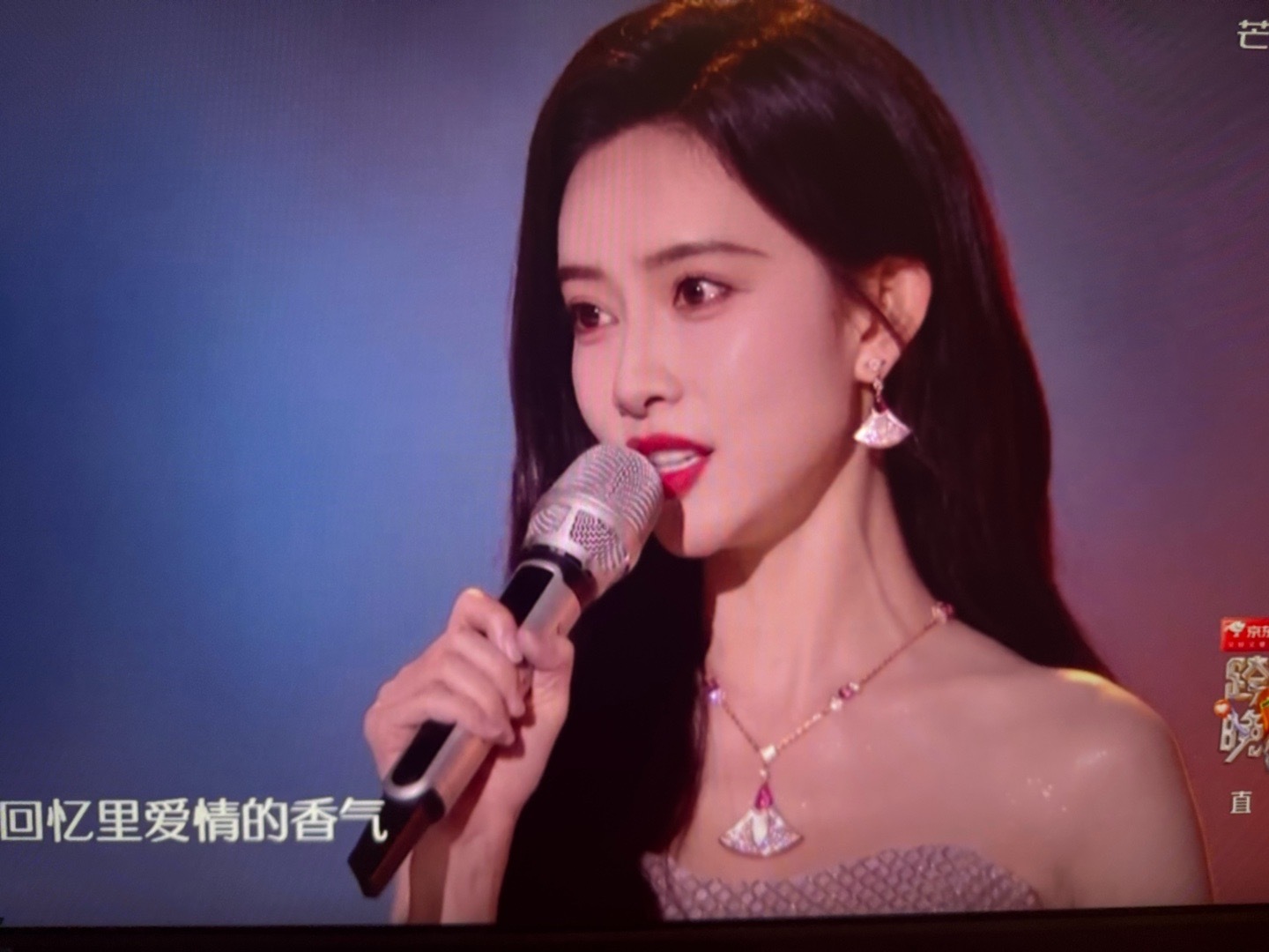孟子义没跑调 把孟子义好听打在公屏上！！孟子义李雪琴合唱舞台好美好甜好好听[送花