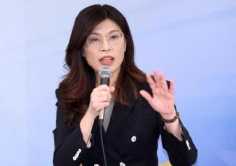郑丽文公开拒统，等于替大陆做了一个最干脆的决定——放弃幻想！一国两制被蓝营拒之门