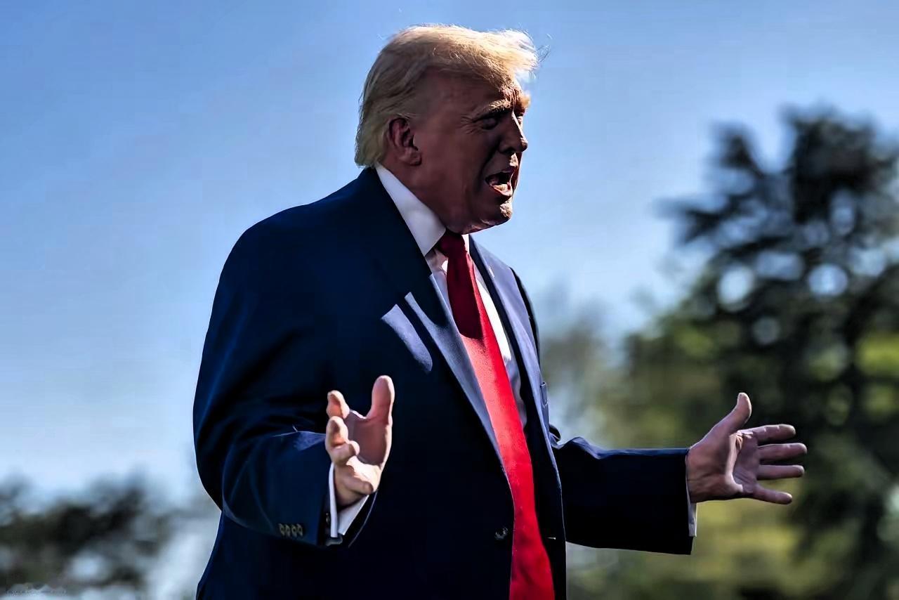 朗普把我们全骗了！炸高官、轰伊朗、逼谈判，全是铺垫，目的只有一个：把驱逐舰钉进霍