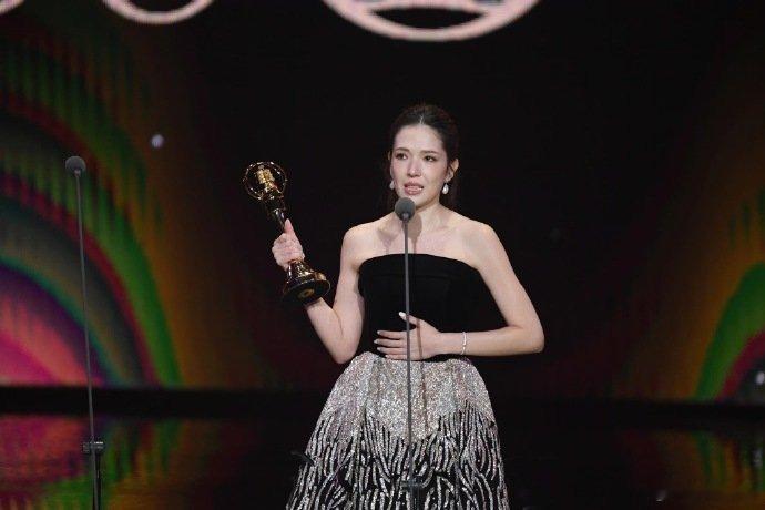 #许玮宁蝉联金钟奖视后# 许玮甯厉害诶！连续两届金钟奖视后都是她！#许玮宁再获金