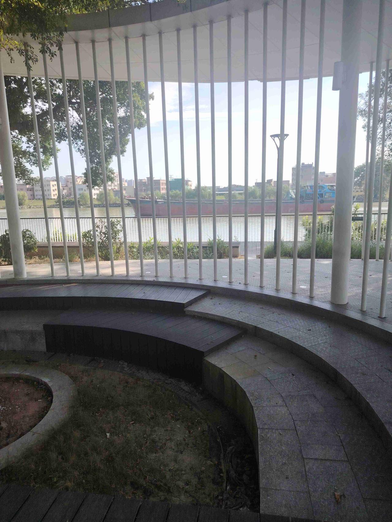 我的今日状态：😁轻松愉快
我这里的天气：☀️晴天