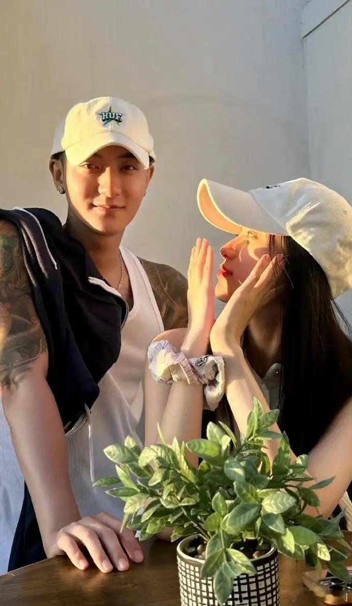 黄子韬不出所料的在七夕这一天大秀特秀了 ​​​