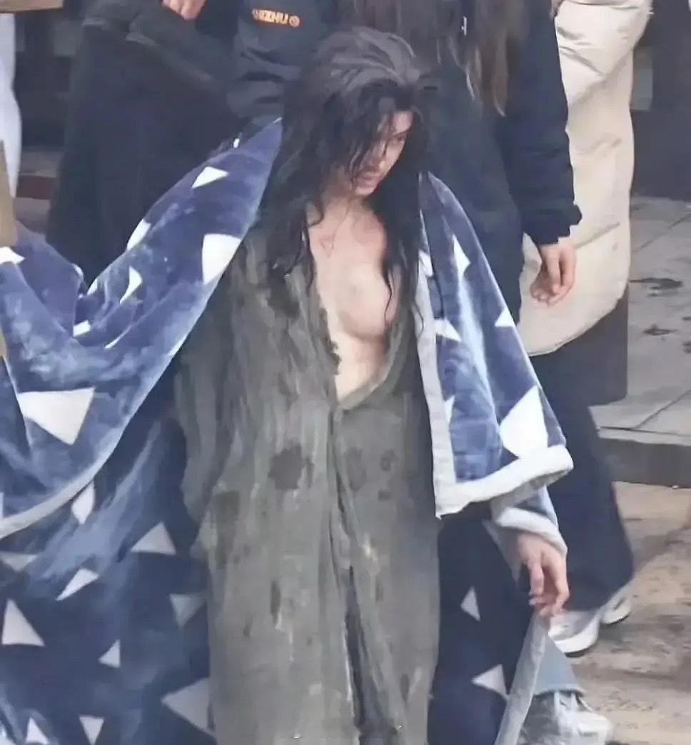 这不能称之为胸肌了吧…… 