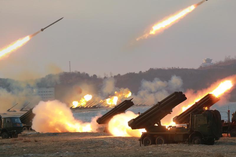 倘若如今爆发第三次世界大战，将会形成3大主要阵营。
 
很多人一听到“第三次世界