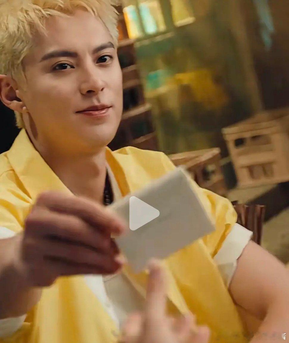 王鹤棣这生活过的是滋润了脸，都发福了 ​​​