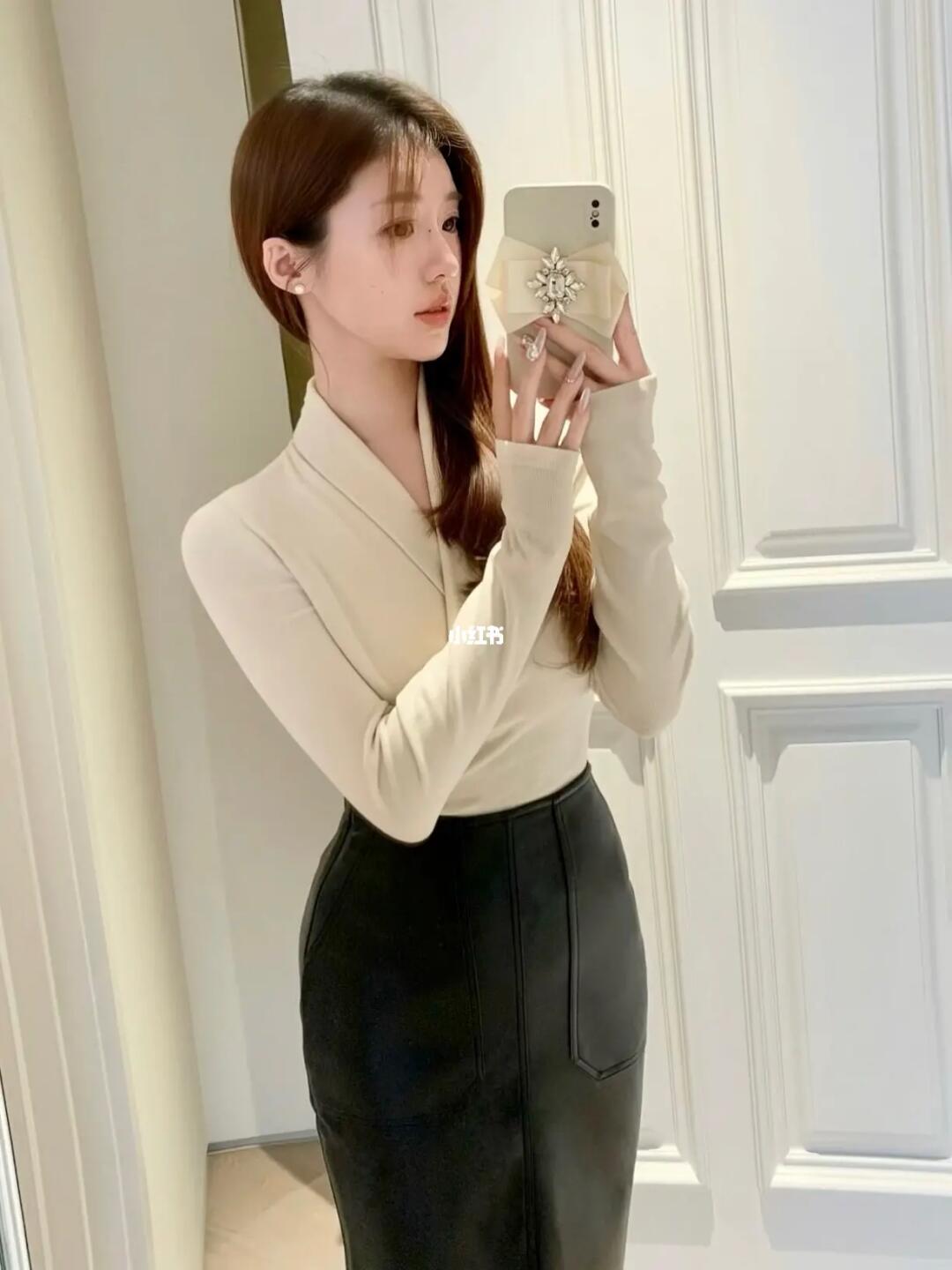 韩漫欧尼get到了！金秘书内搭尊滴好看🖤