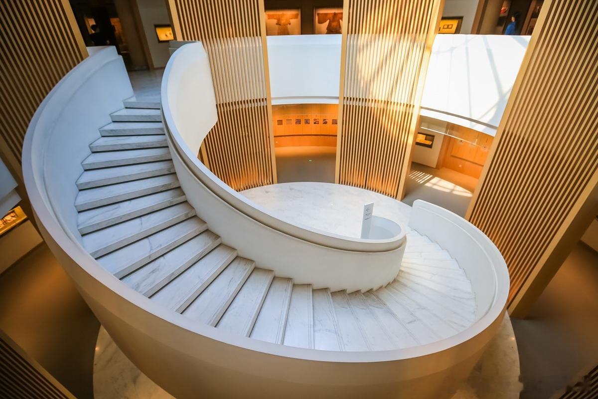 创赛路演技巧  一定要合理安排好时间，背景政策一笔带过解决痛点、项目亮点、盈利点