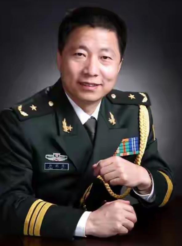 杨利伟退休待遇揭秘：没有巨额奖金，只有“终身金钟罩” 。

主要信源：（新华网—