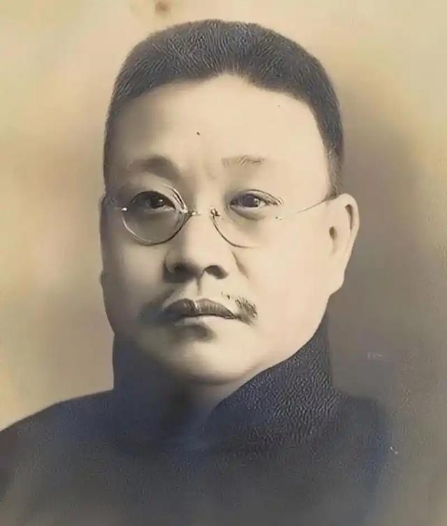 一段很实在的话： “嫁人，要么嫁一个能让你衣食无忧的，要么嫁一个疼你入骨的。嫁人