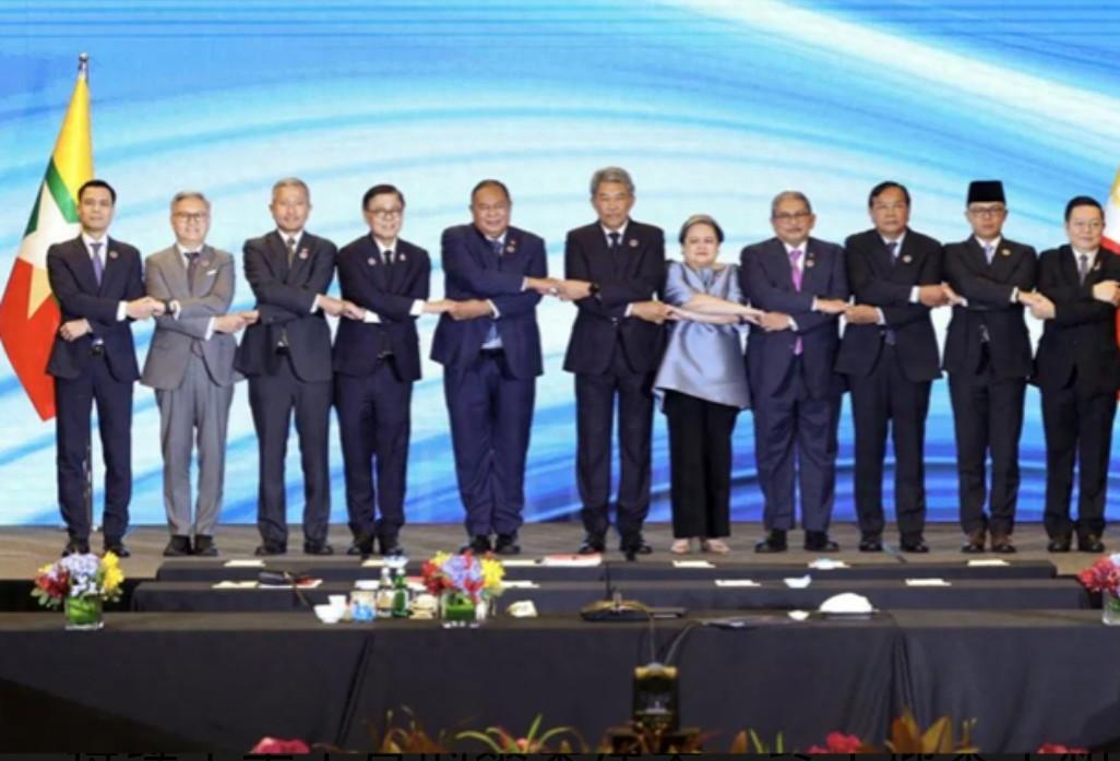 泰国同意停火谈判，柬埔寨衷心感谢中国，这一次特朗普只能靠边站
在近日爆发的泰柬边