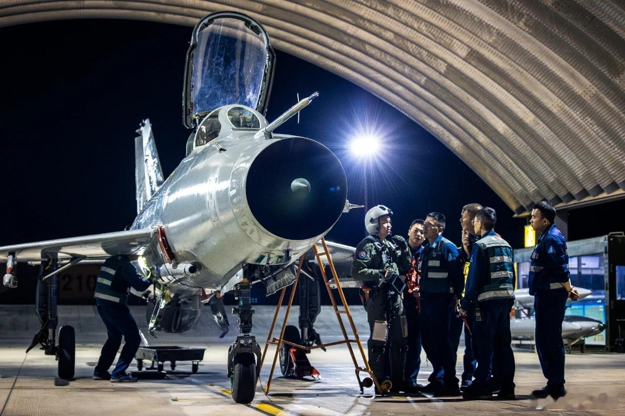 南空小七 ​​​