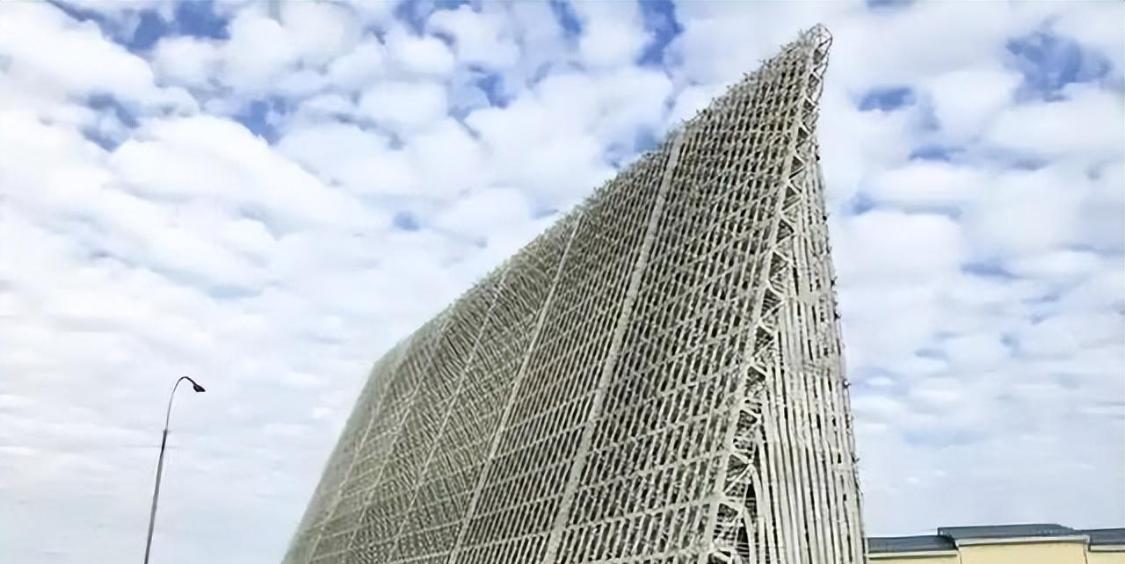 中美俄雷达差距太大！俄预警6000公里，美5500公里，中国令人意外！

202