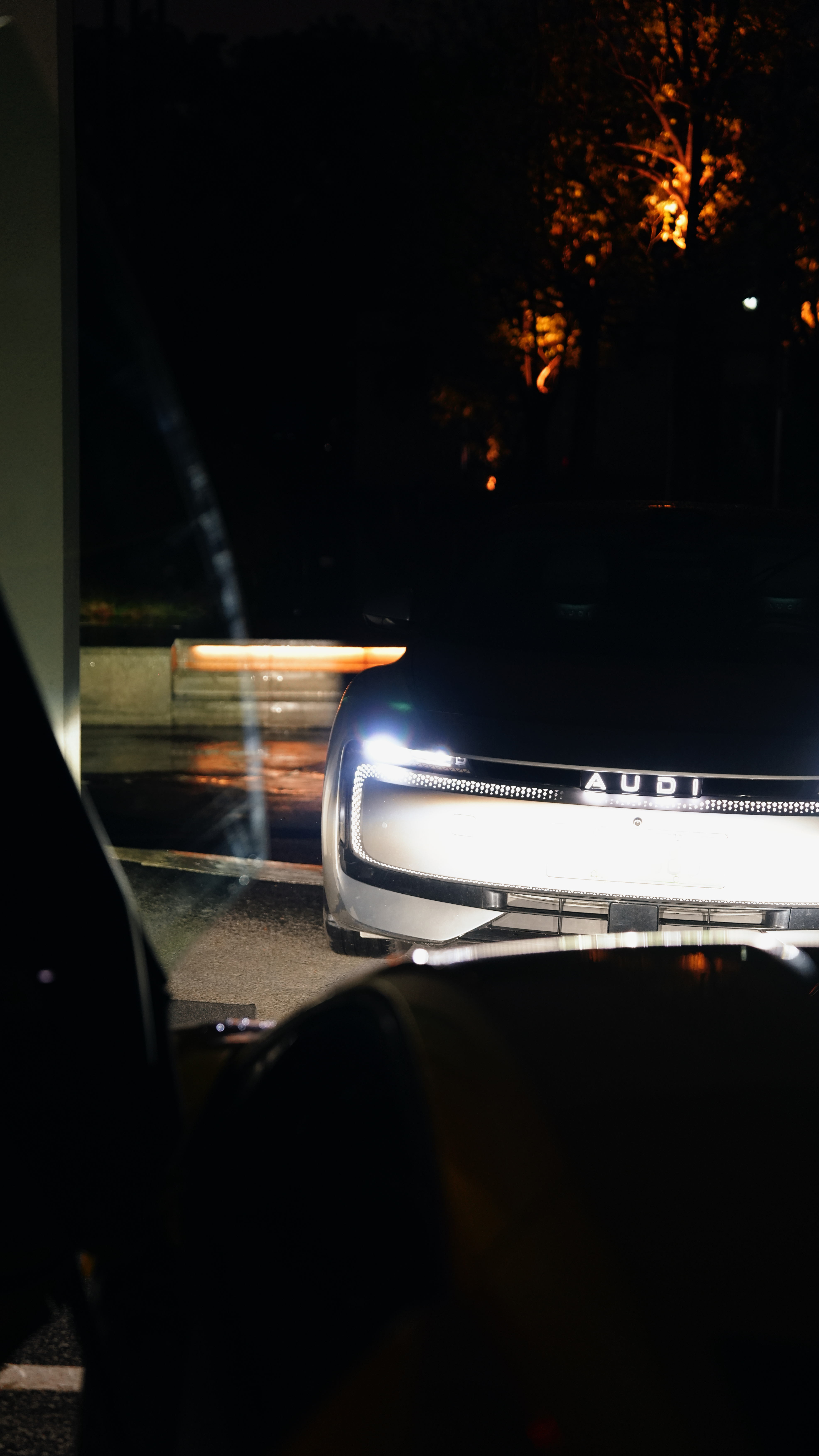 下班…….视频过几天上，今天的摄像车是同集团的AUDI 广州·兰博基尼广州