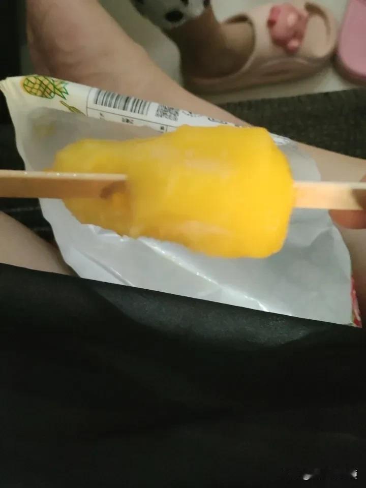 今天突然变热了，我又开启吃冰棍的节奏了，哈哈