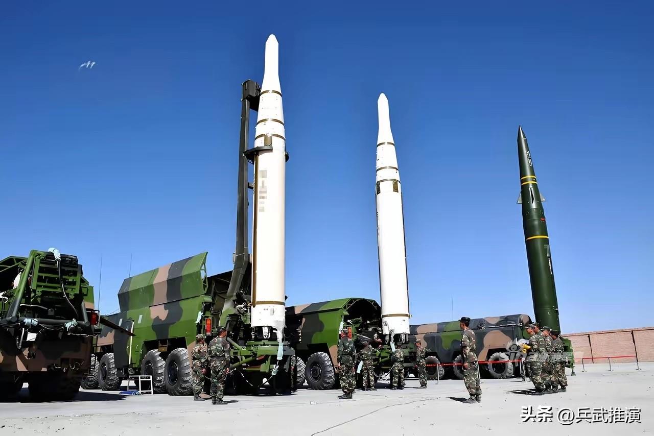 央视军事这个消息，风向变得真快。

央视军事换了说法，东部战区导弹全时竖立，这就