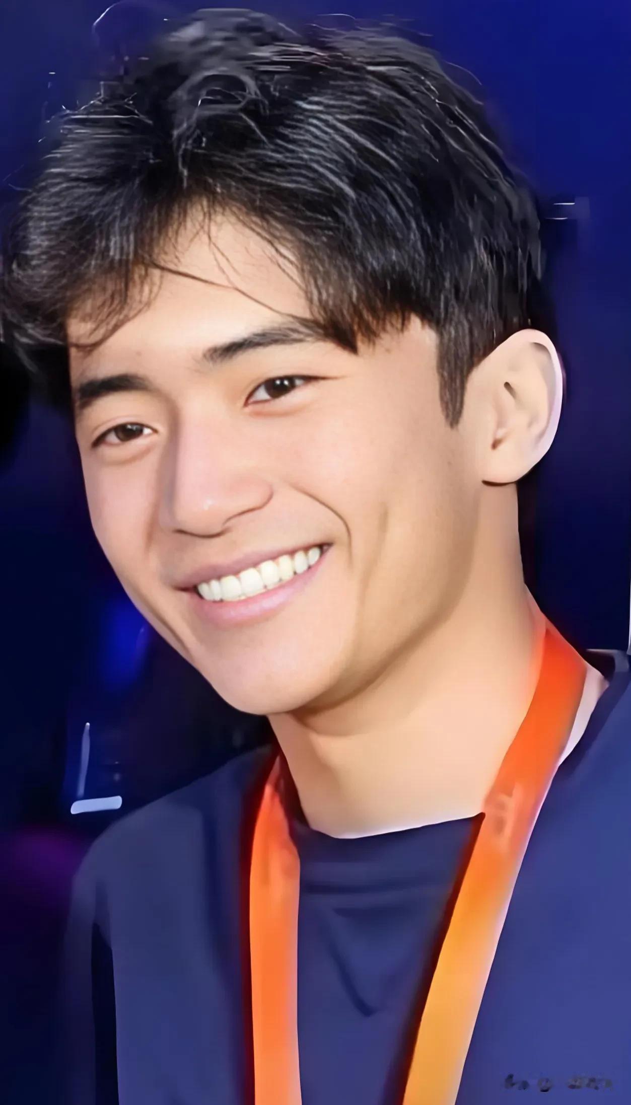 谢霆锋与张柏芝所生长子，18岁谢振轩已被英国剑桥大学物理系录取。
根据港媒报道，