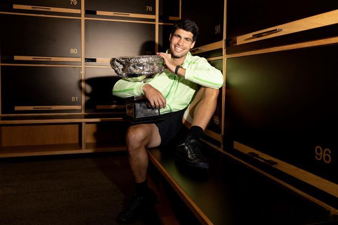 阿尔卡拉斯冠军写真最年轻全满贯得主的冠军写真来咯，阿尔卡拉斯！阿尔卡拉斯实现全满