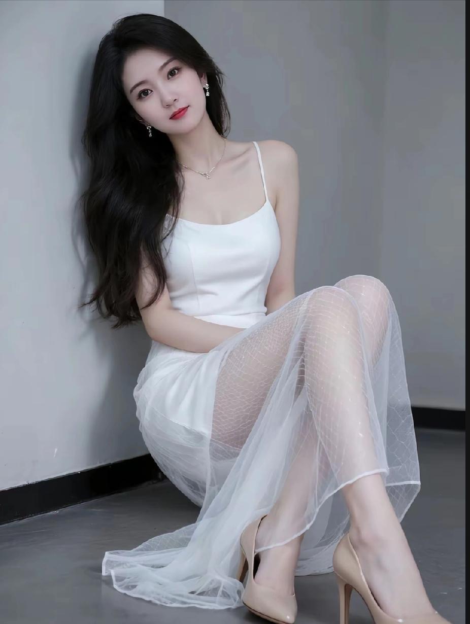 优雅白裙，梦幻网纱，甜美诱惑，尽显魅力！