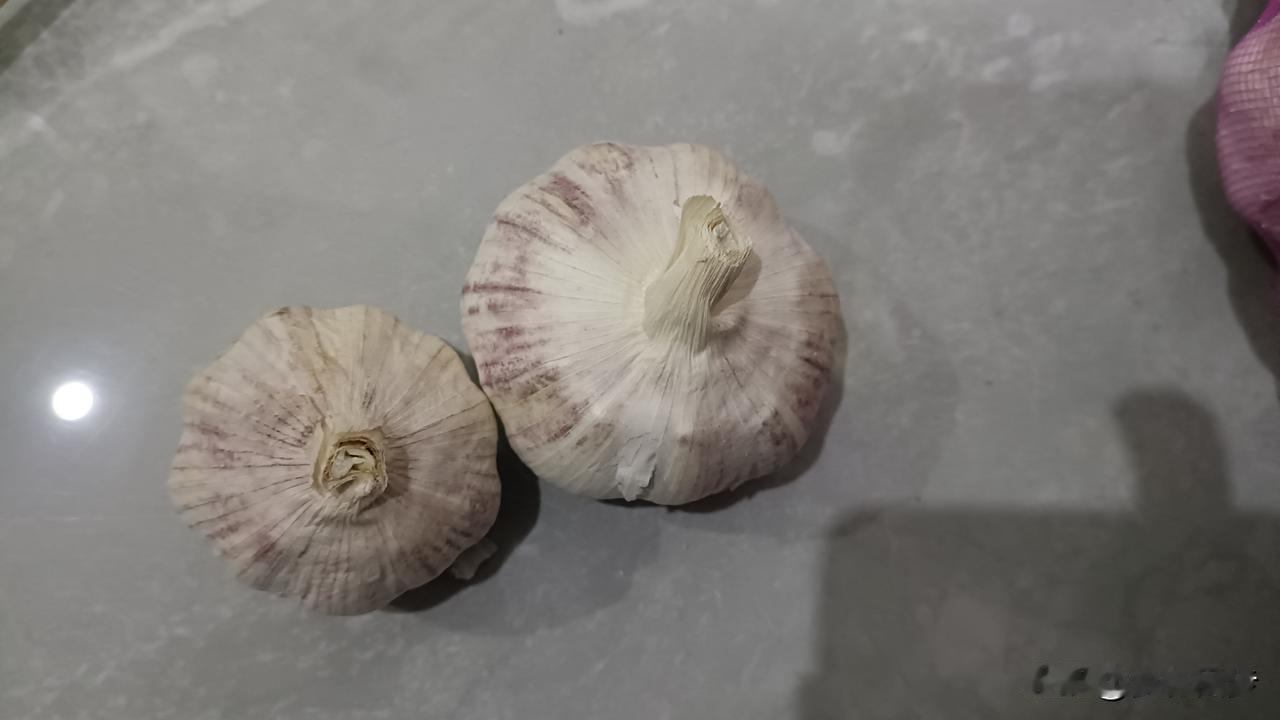 蒜米每斤1.75-1.85元左右，印尼每斤1.85-2.1元，一般混级每斤1.8