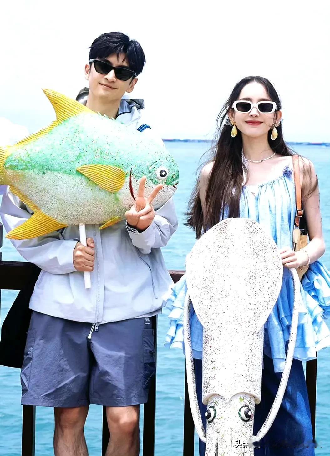 娜扎张云龙疑似分手上热搜了！

坦白讲，我个人觉得他俩就没谈过恋爱，一切不过是恋
