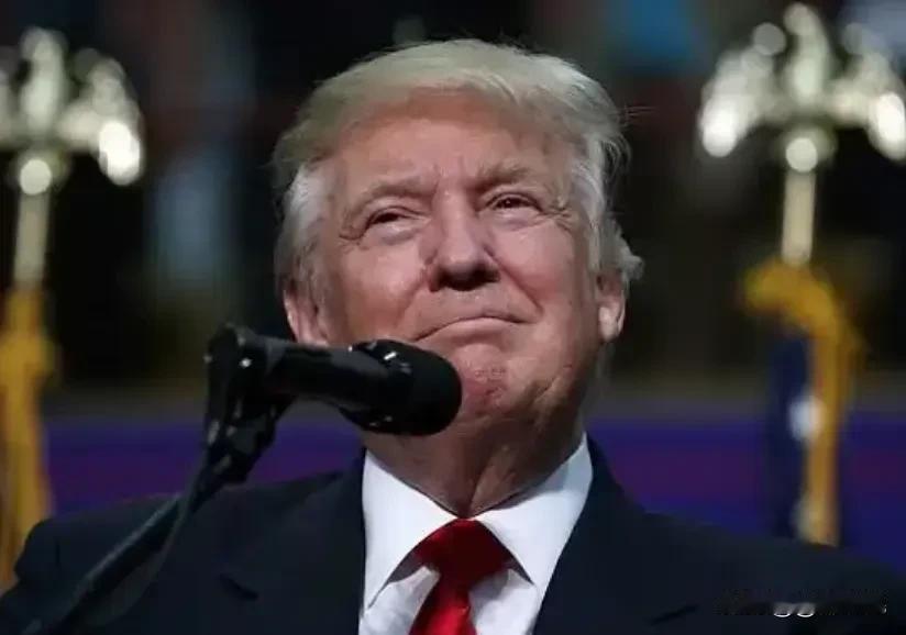 特朗普这次宣布，从11月1号起，对中国商品再加100%关税，同时还威胁提前生效。