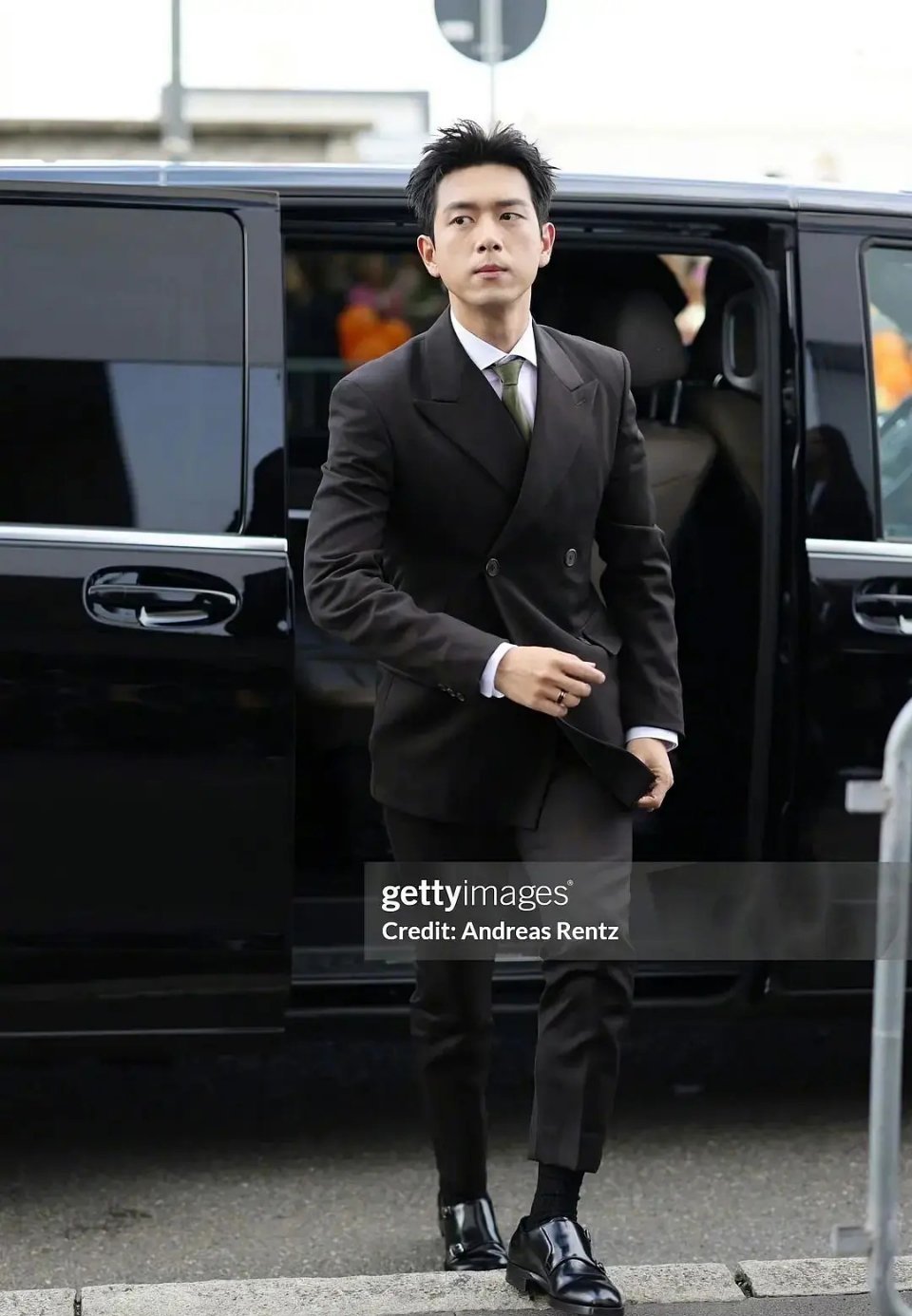 李现的腮真的好像松鼠啊 ​​​