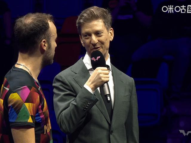 2025WTT法兰克福冠军赛许久未见Adam穿的这么“素”了😂灰色西装+黑皮鞋