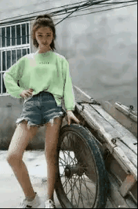 这车不错，多少钱卖[大笑][大笑][大笑]