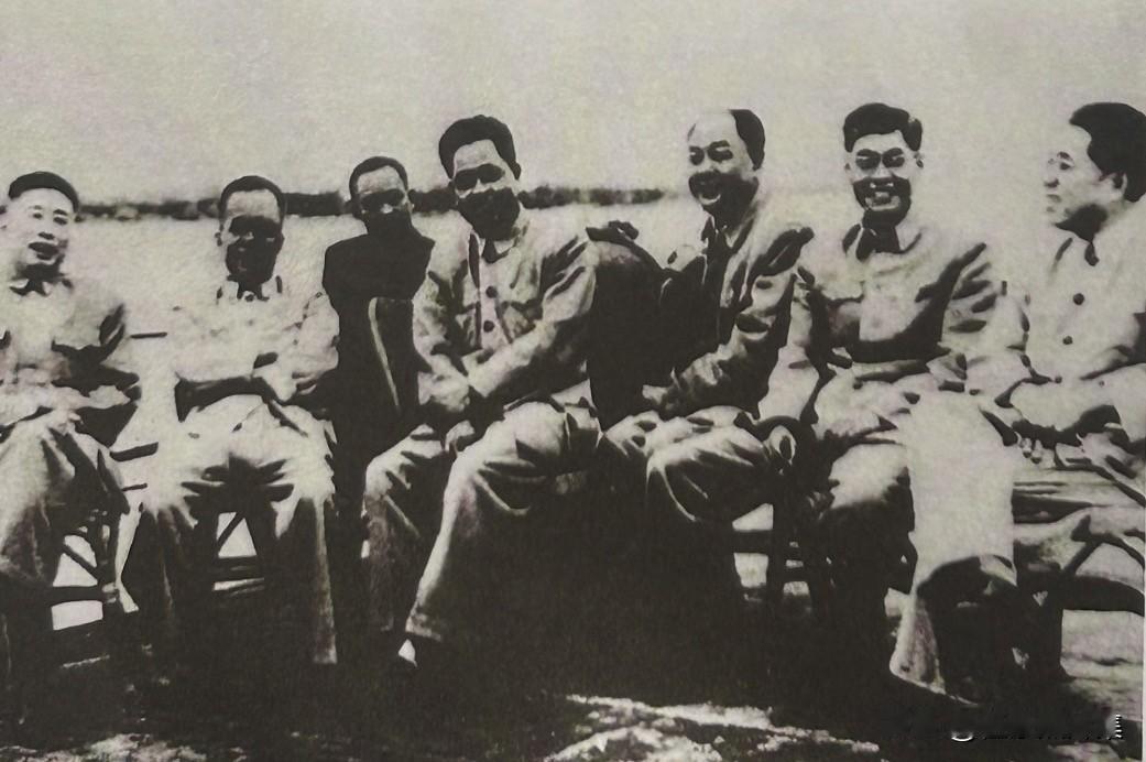 1958年，新中国工业战线几位重量级“管家”在广东相聚的瞬间。包括第一机械工业部