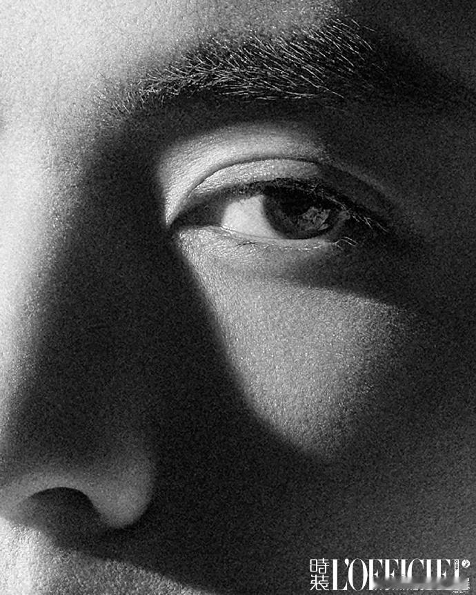 #陈哲远时装男士杂志大片# ​​#陈哲远解锁准一线男刊#陈哲远以出色的形象亮相时