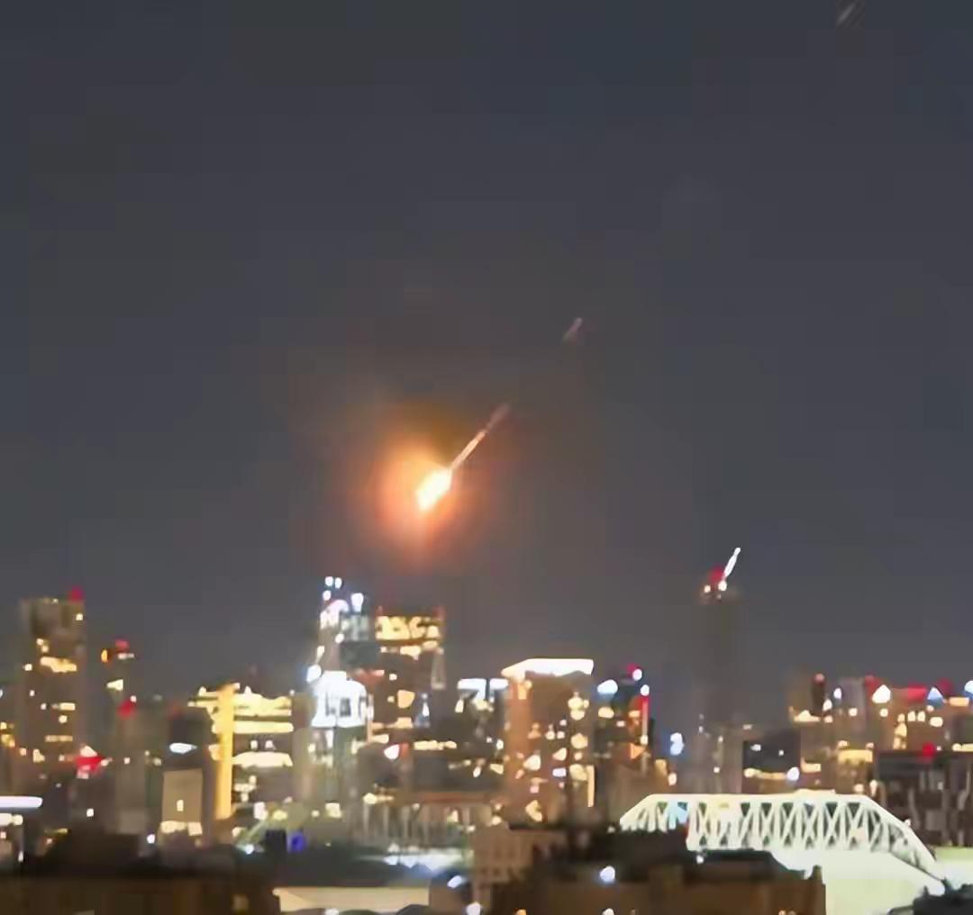 伊朗发动“最猛烈报复”，导弹越打越高级，第六次中东战争爆发？