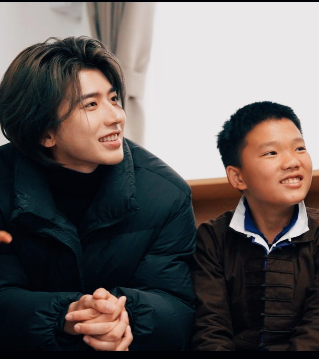 近期最喜欢的笑容，不是之一。 ‖蔡徐坤贵州公益 