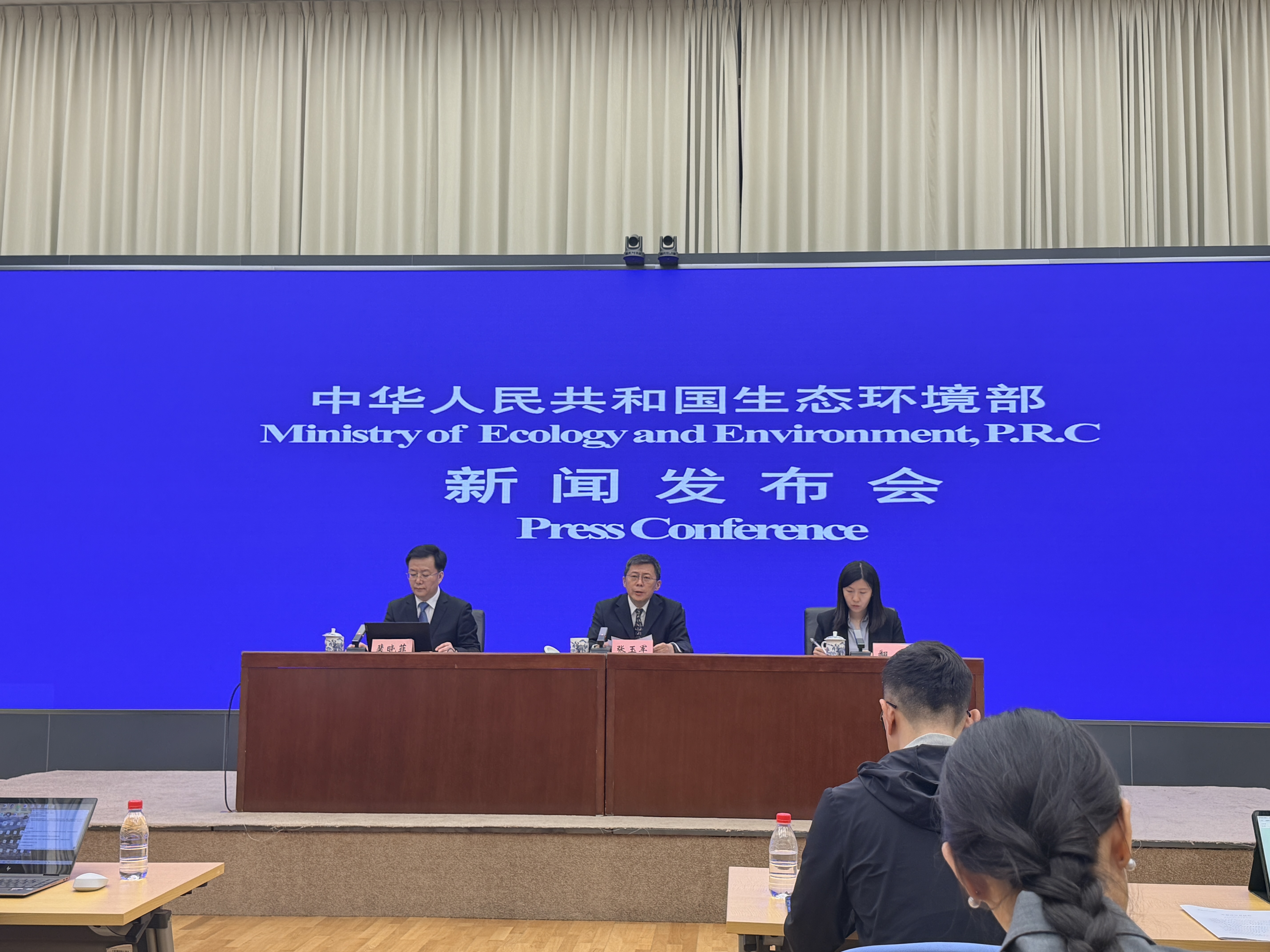 生态环境部回应野猪进城：从源头减少“串门”需求