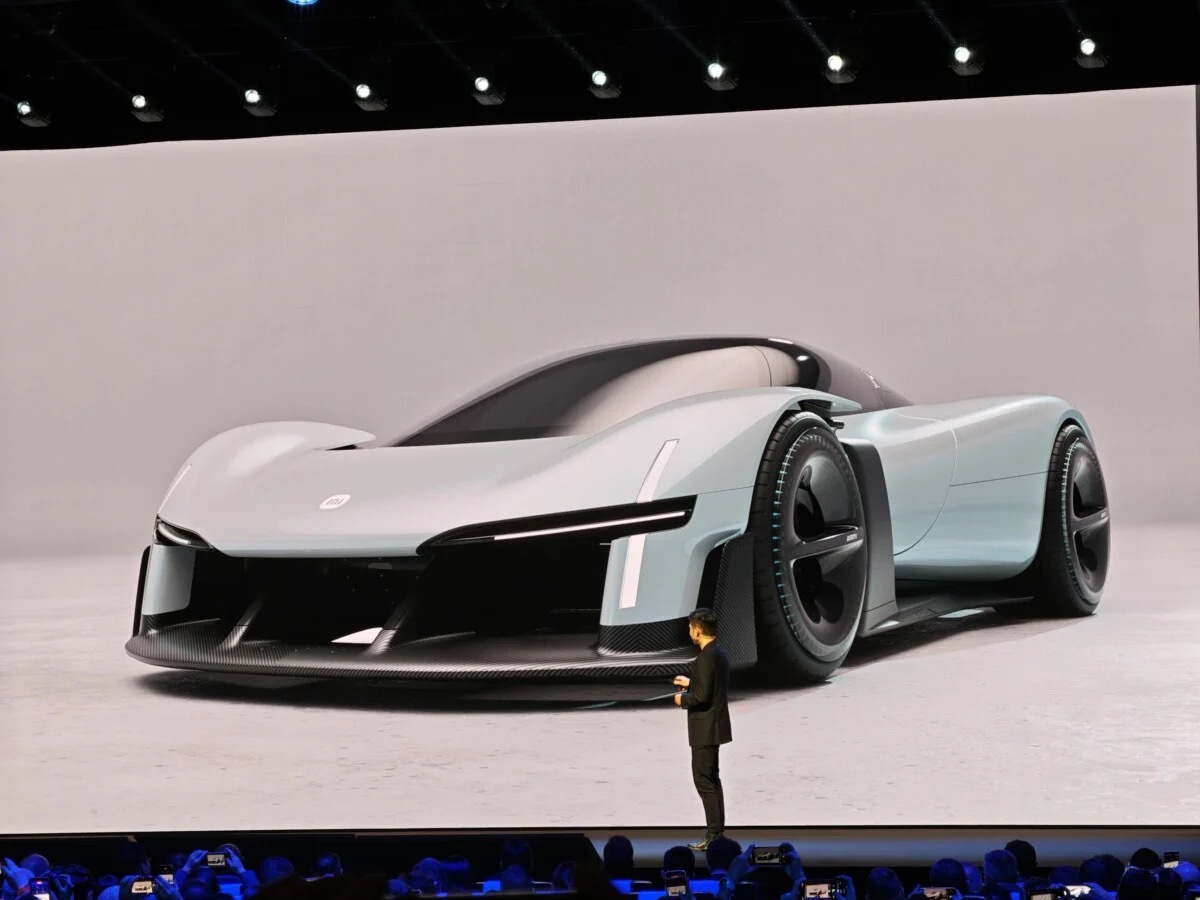 小米Vision GT概念车的风阻系数 0.29cd，风雕车身