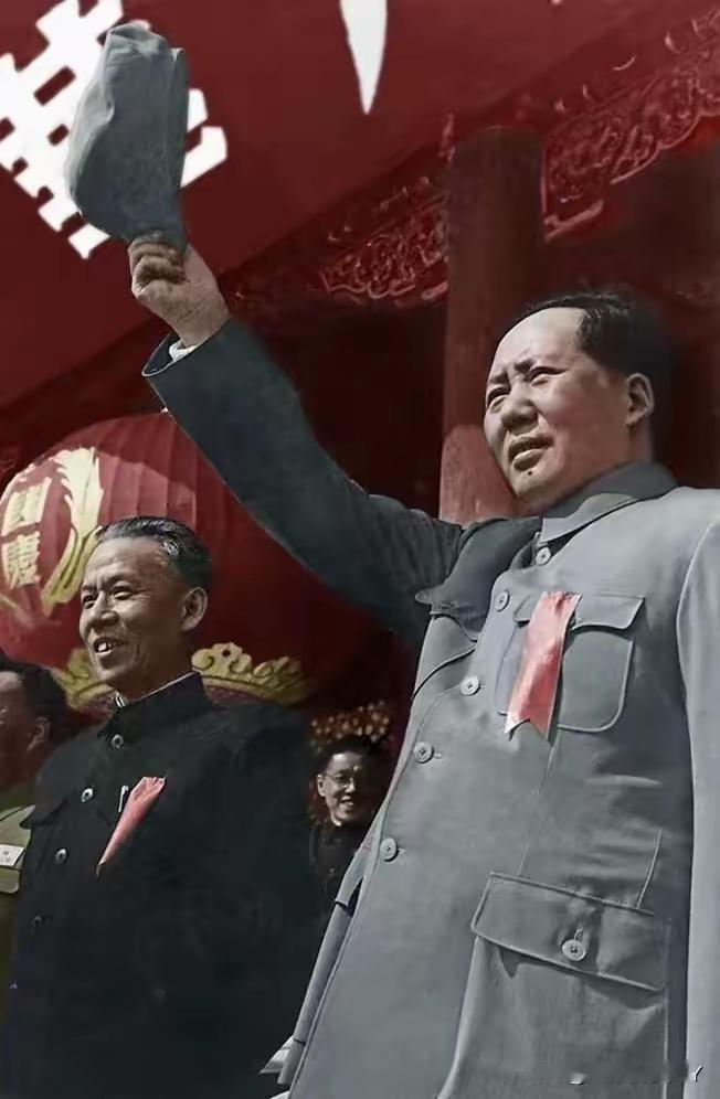 毛主席，照亮中国的不灭明灯
 
如果没有这盏灯，旧中国还要在黑暗中摸索多少年？答