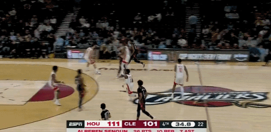 追身干拔三分再中~！！ 