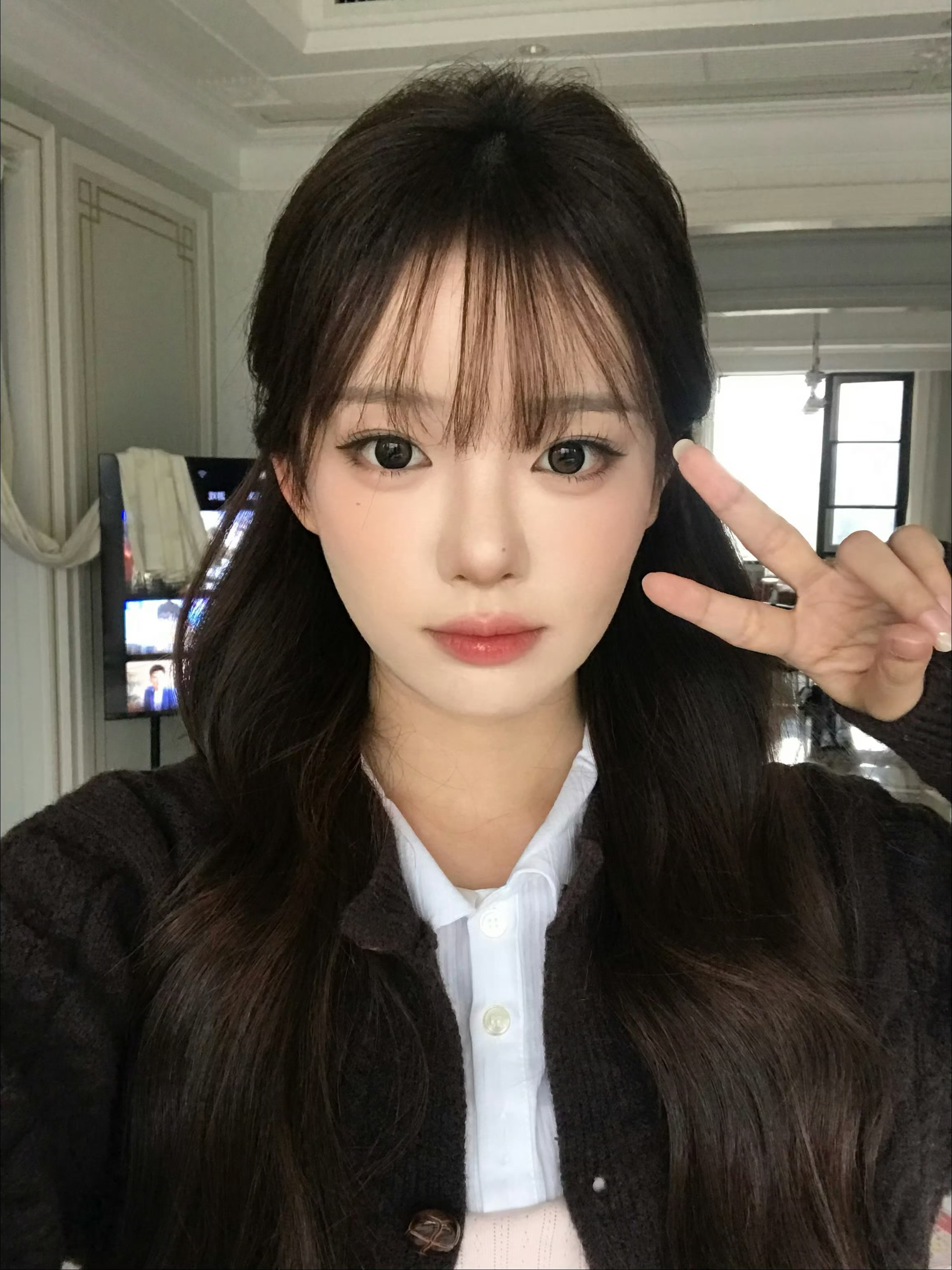 看到新妆教有宝宝觉得应该用上次一模一样的产品来出妆教，复刻的是图1-2的妆容，当