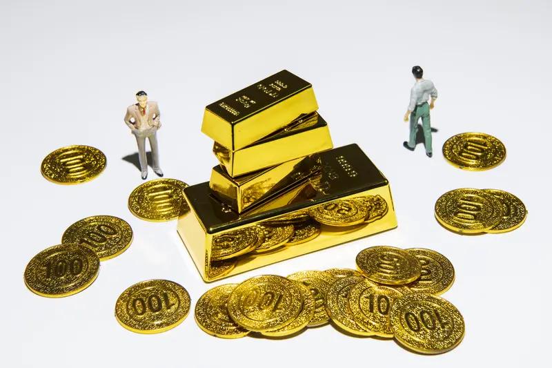 黄金市场彻底失控了！
10月27号929，
10月28号早上919，刚刚一查直接