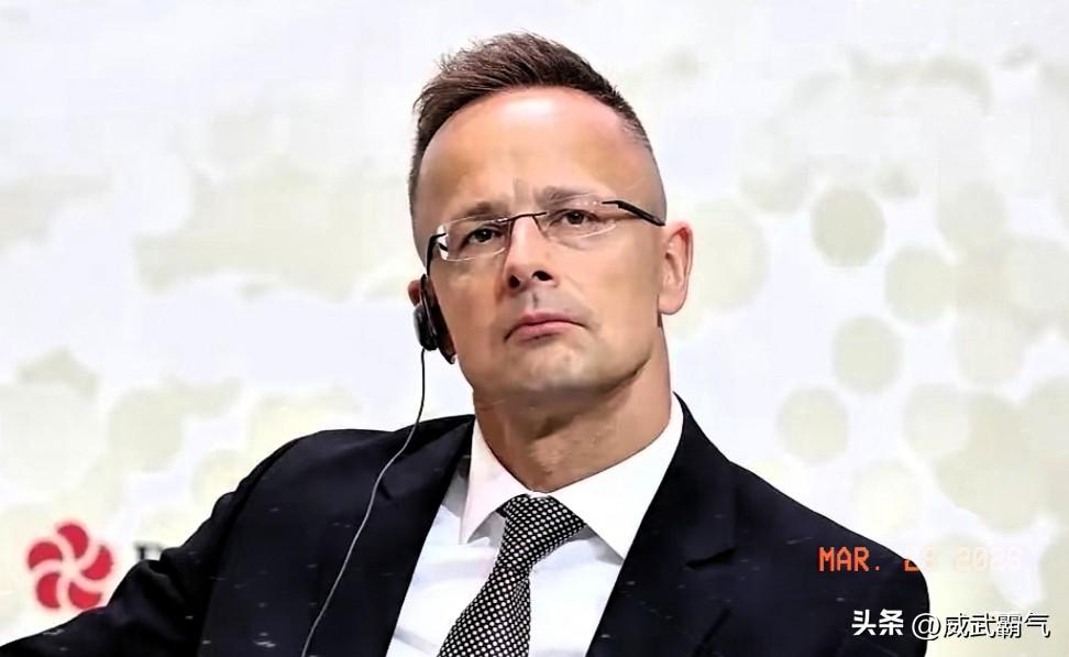 匈牙利对中国表态
 当地时间27日，匈牙利外长西雅尔多公开表态：中方已经连续3年