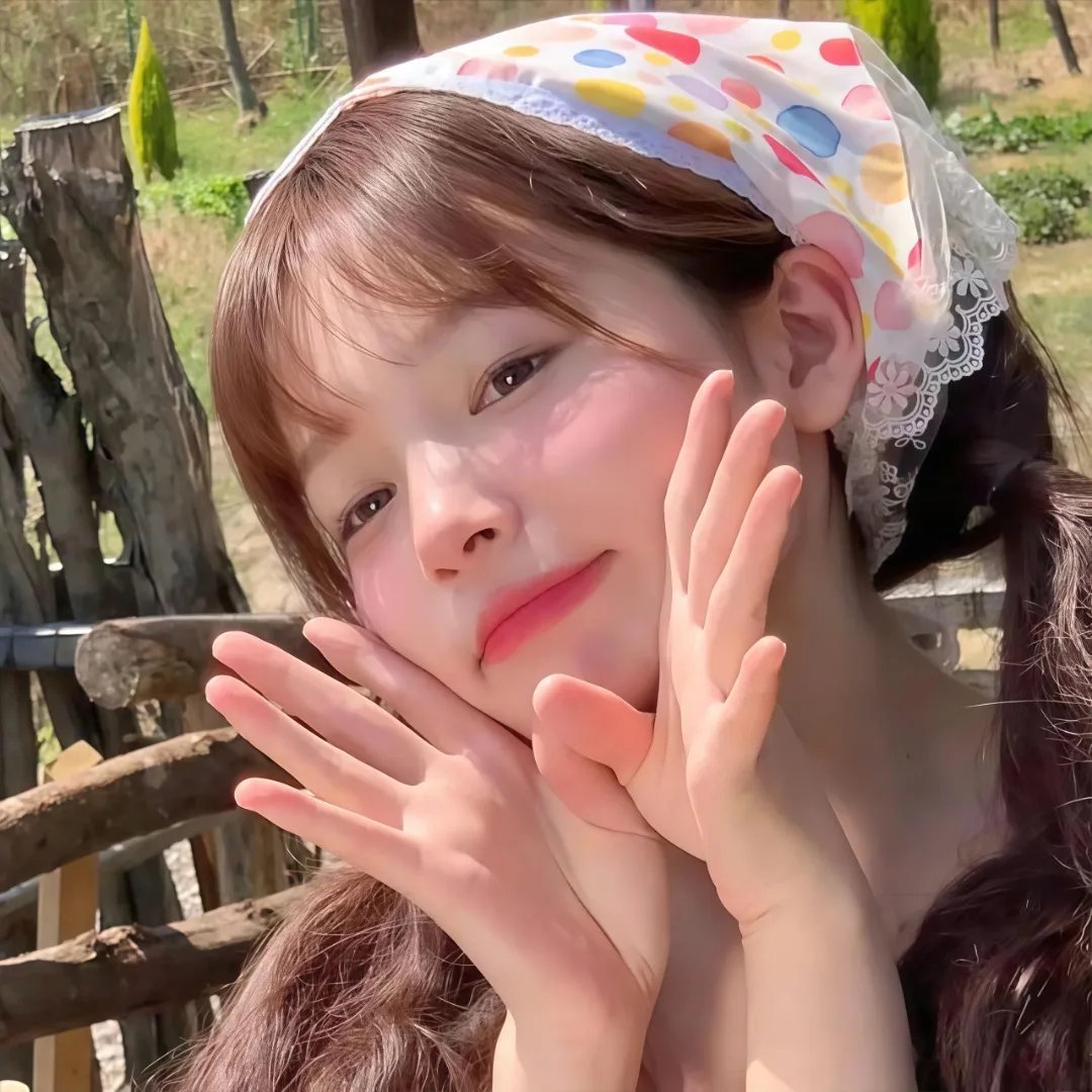 𝙒𝙚𝘾𝙝𝙖𝙩 | 女生头像搞怪/Ins / 发癫 / 女生头像 / 
